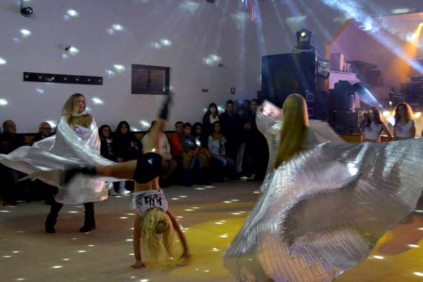 Aniversario, bailarina, banda nova onda, bandas, bailes, grupos musicais, lisboa, Setubal, Tomar, santarem