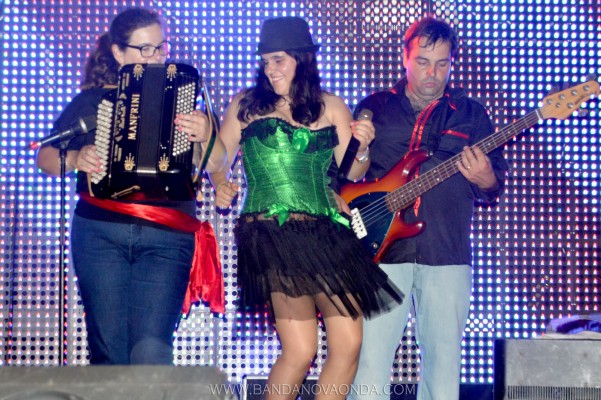 banda nova onda, bandas de baile, musica para festas, arraiais, conjuntos