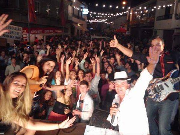 Baile verão, bailes, bandas, publico